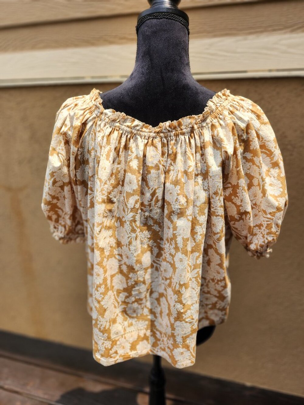 THE GREAT. The Garland Top in Oat‎ Wild Brush Floral Size 1/US Size S - Picture 3 of 10